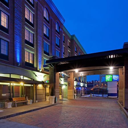 Holiday Inn Express Hotel & Suites Pittsburgh-South Side, An Ihg Hotel Exterior photo